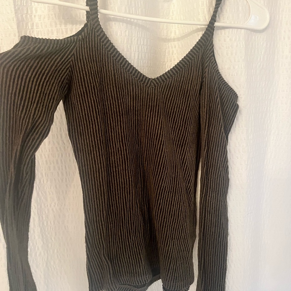 Solemio Los Angeles-Striped V-Neck Long Sleeve Top
